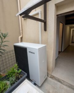 Installation d’une PAC air/eau 16kW Hitachi à Mornas (84550) - Photo 01