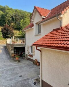 Hydrofuge coloré sur toiture à Crest (26400) : intervention professionnelle en étanchéité - Photo 01