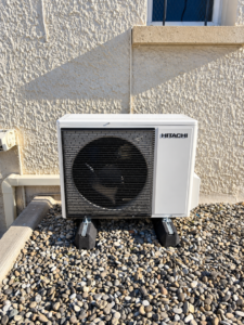 Installation d’une pompe à chaleur air/eau Hitachi avec ECS à Rognonas (13870) - photo 01