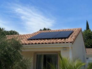 Installation de panneaux solaires pour l’autoconsommation à Gordes (84220), Vaucluse - Photo 01
