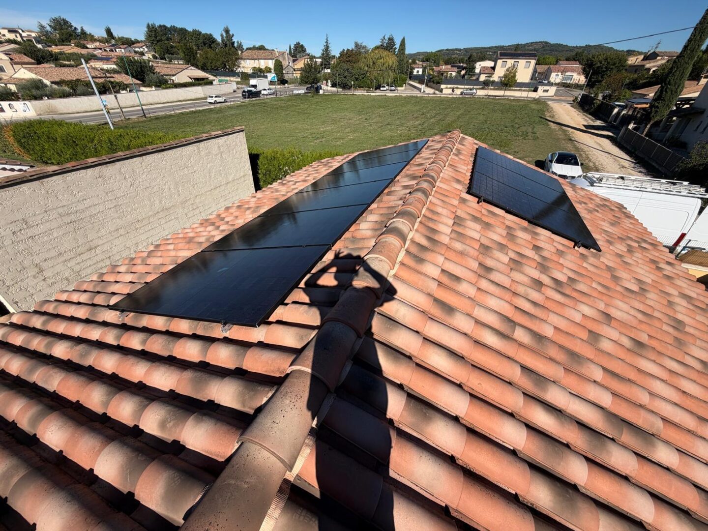 Installation de panneaux solaires en autoconsommation avec batterie virtuelle à Vaison-la-Romaine (84110) - photo 01
