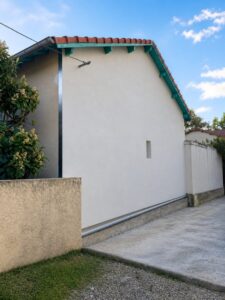 Pose d’une ITE en polystyrène à Montfavet (84140) - Photo 01