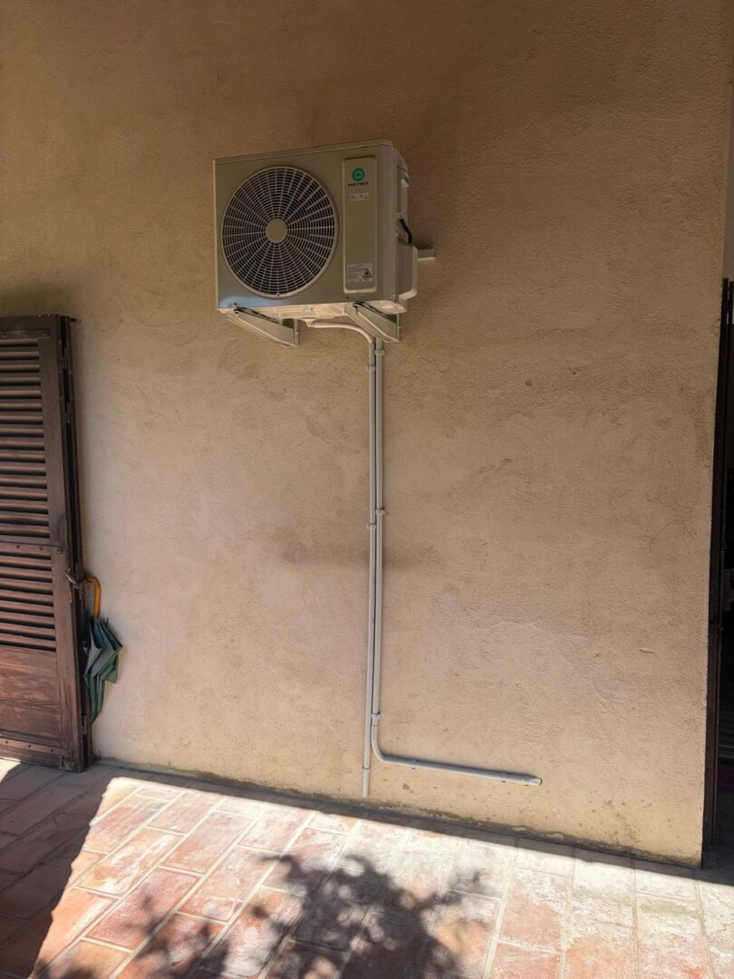 Pose d'une PAC air/air 5 kW à Saint-Saturnin-lès-Avignon (84450) - Photo 01