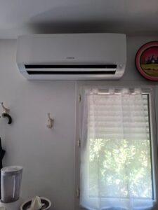 Pose d’un monosplit 3,5 kW Hitachi à Châteaurenard (13160) : installation de PAC air / air par un professionnel - photo 02