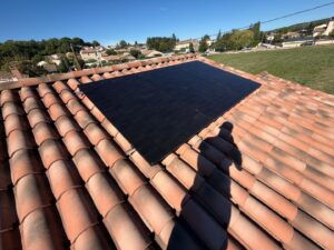 Installation de panneaux solaires en autoconsommation avec batterie virtuelle à Vaison-la-Romaine (84110) - photo 02