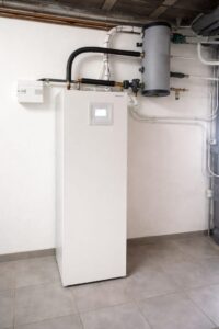 Installation d’une pompe à chaleur air / eau remplaçant une chaudière fioul à Montélimar (26200) - Photo 02