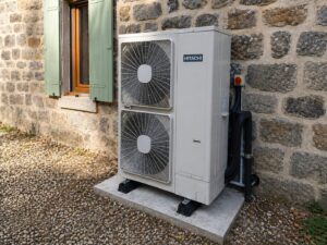Pose d’une PAC air / eau 16kW à Largentière (07110) : pompe à chaleur et eau chaude sanitaire - Photo 02