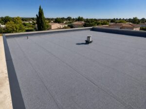 Isolation d'une toiture terrasse à Marignane (13700) : intervention professionnelle - Photo 01