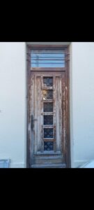 Pose d’une porte d’entrée en menuiserie aluminium à Avignon (84000) - Photo 03